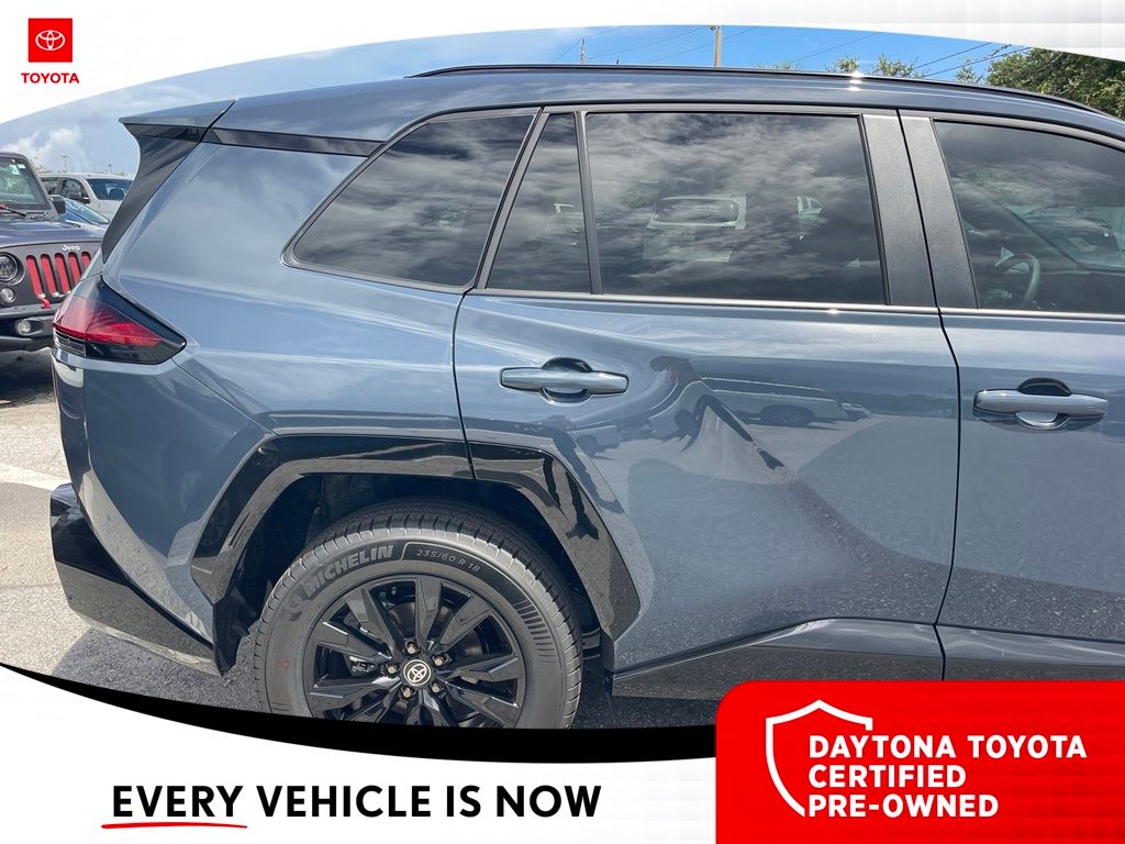 2026 Toyota RAV4 SE - Photo 7