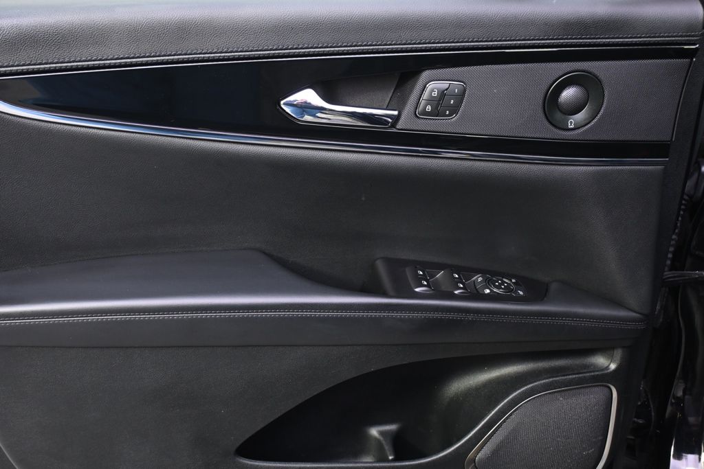 Certified Used 2023 Black Lincoln Reserve image 18