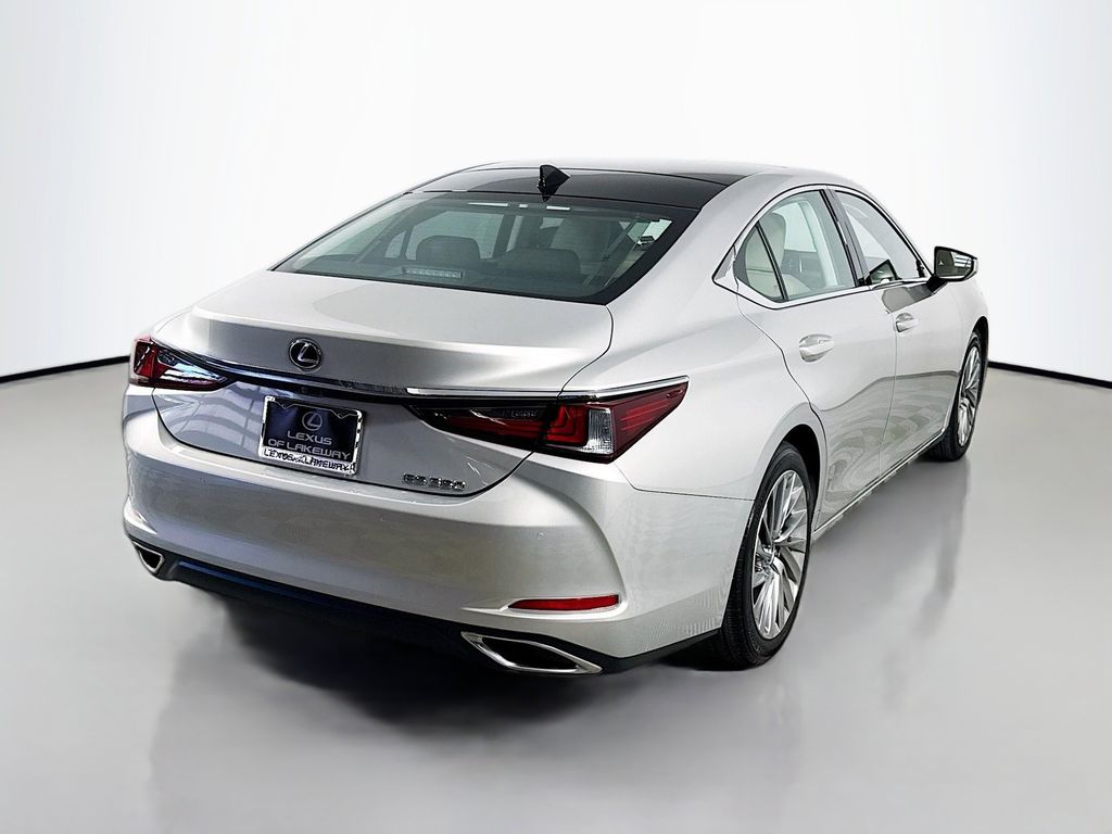 Thumbnail: 2019 Lexus ES - 5