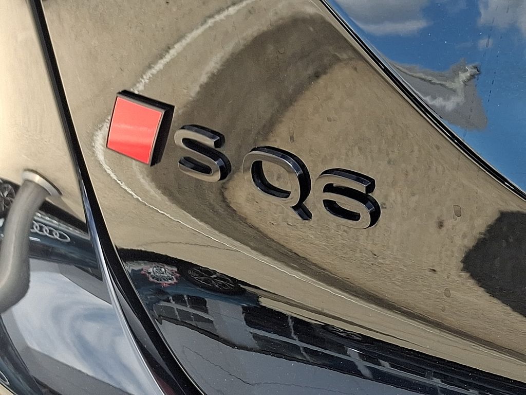 Thumbnail: 2025 Audi SQ6 e-tron - 28