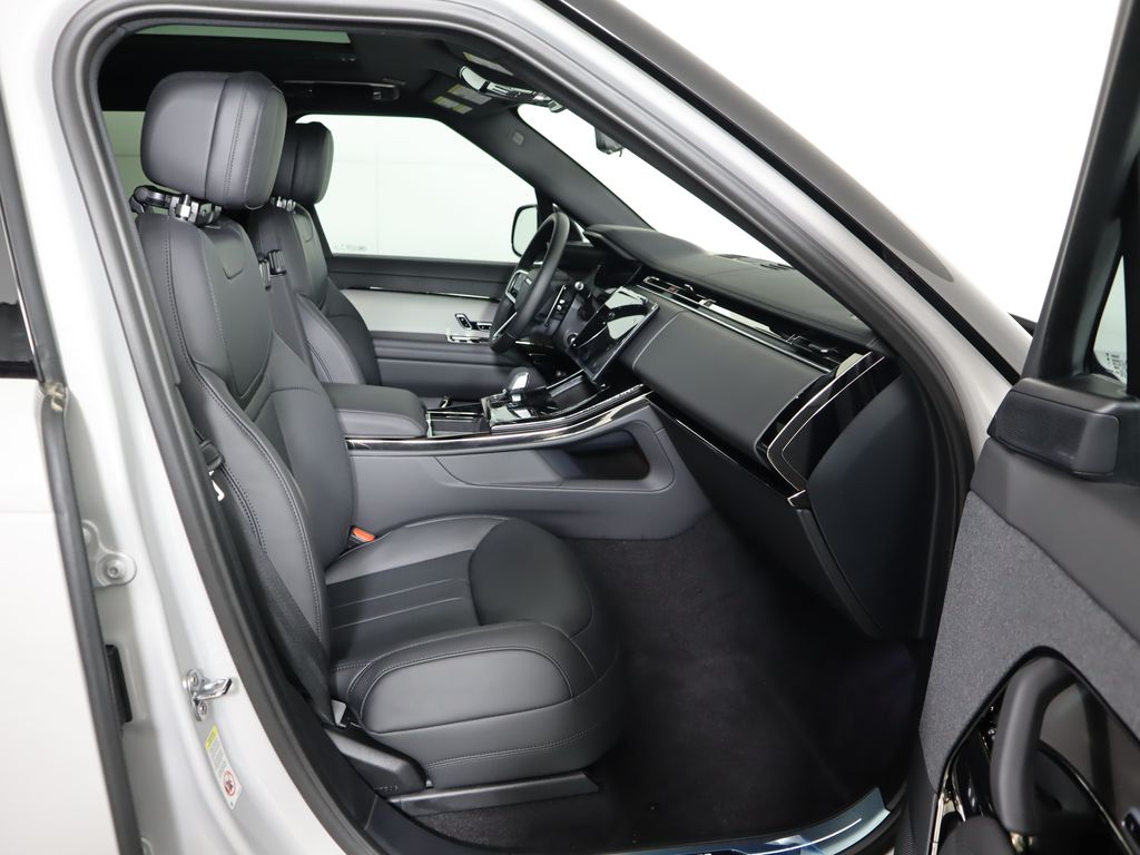 Thumbnail: 2025 Land Rover Range Rover Sport - 21