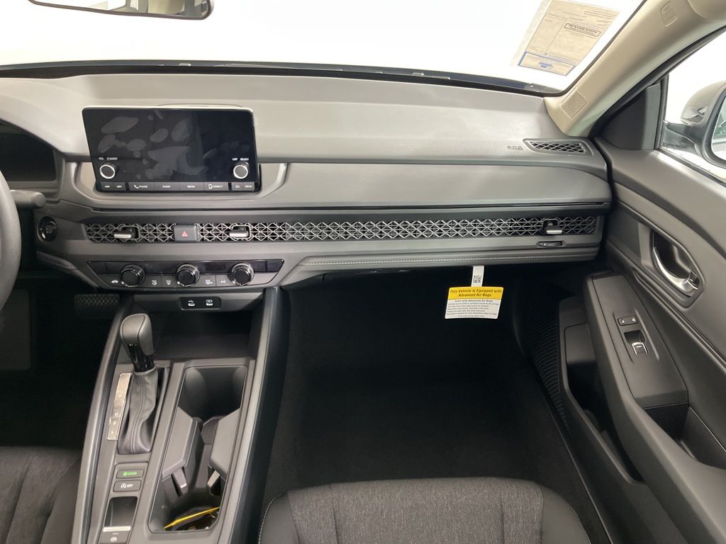 2025 Honda Accord SE 17