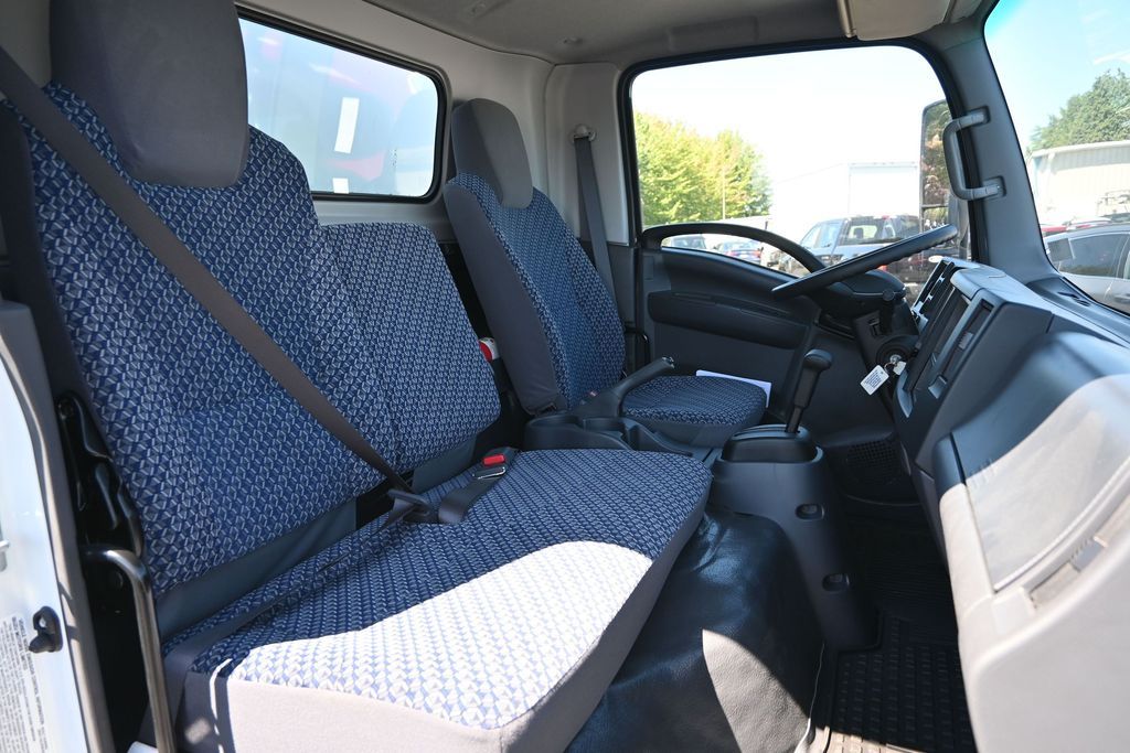 2025 Isuzu NPR HD 