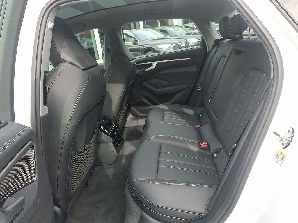 Thumbnail: 2026 Audi A6 - 7