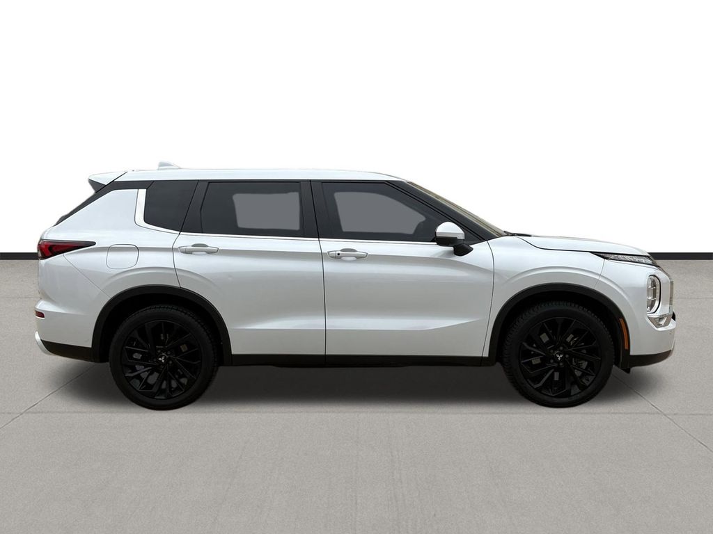 2022 Mitsubishi Outlander SE  at Emmons Autoplex