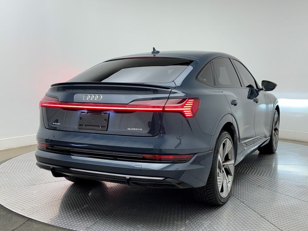 2023 Audi e-tron S Prestige 13