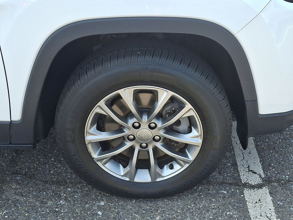 2019 Jeep Cherokee Latitude 8