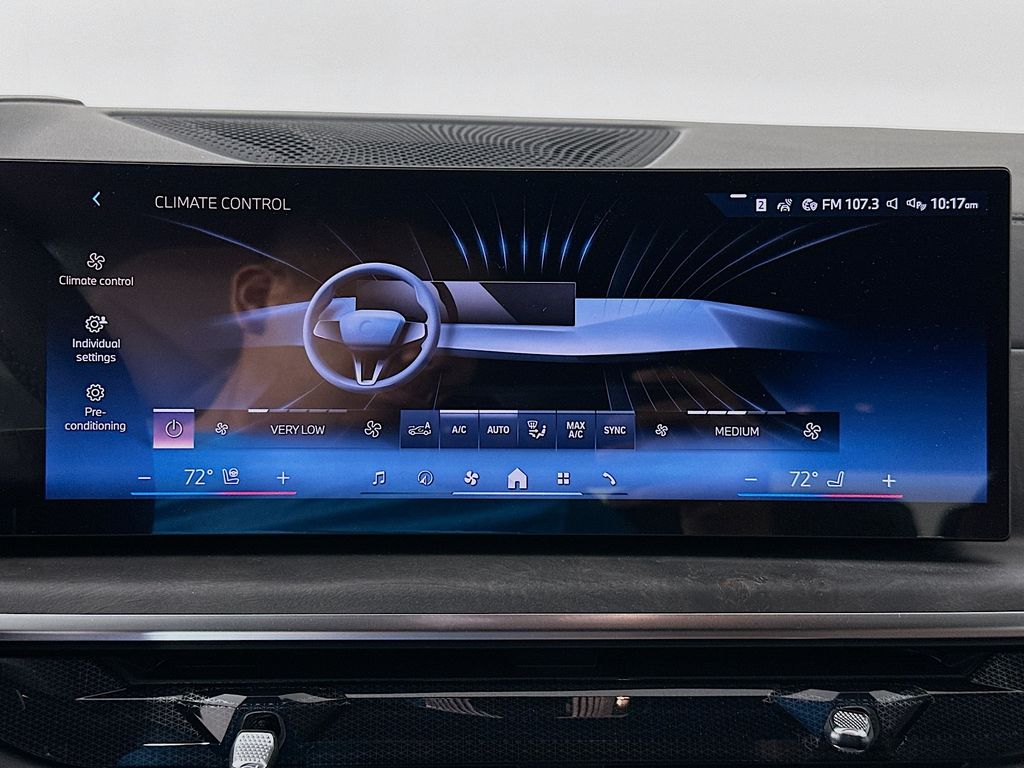 Thumbnail: 2026 BMW X7 - 14