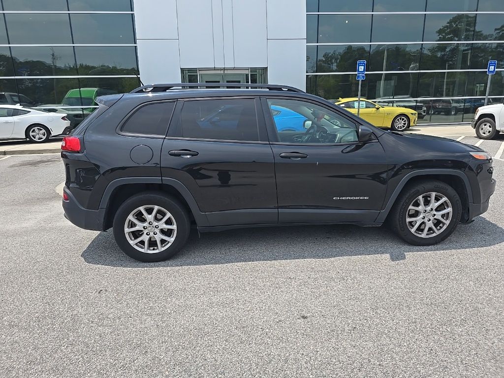 2016 Jeep Cherokee Sport