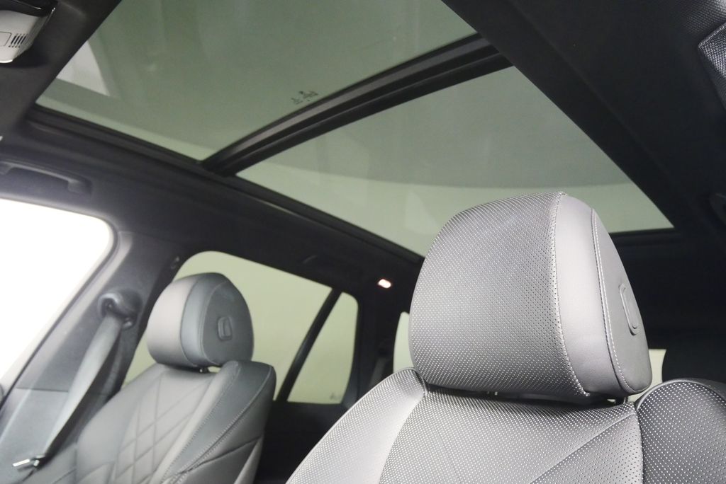 Thumbnail: 2023 BMW X5 - 11