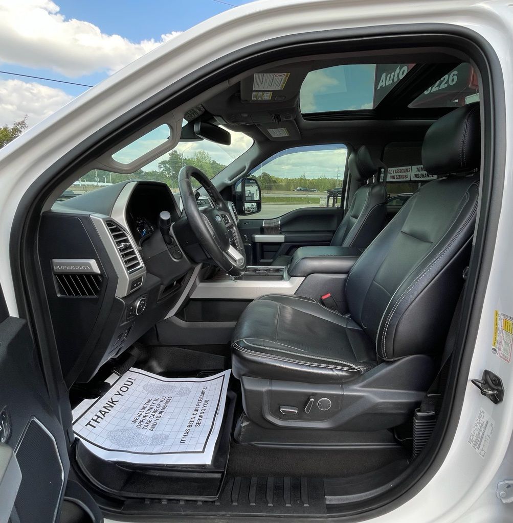 2017 Ford F-350SD Lariat White at Autostrade