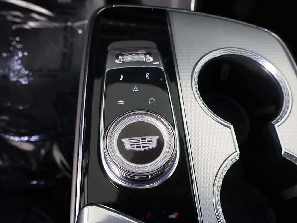 Used 2024 White Cadillac Tech image 43