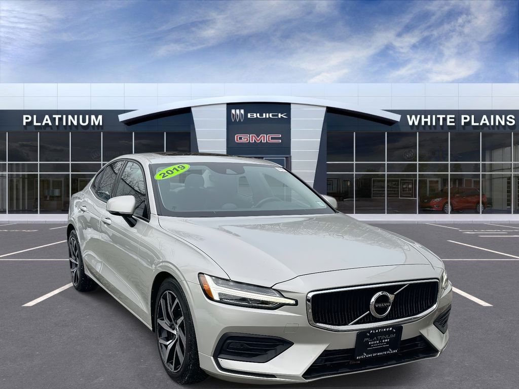 2019 Volvo S60 T6 Momentum AWD