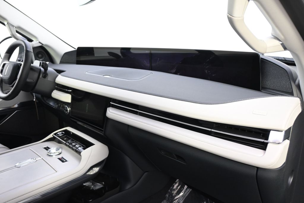 New 2026 White Lincoln Reserve image 15