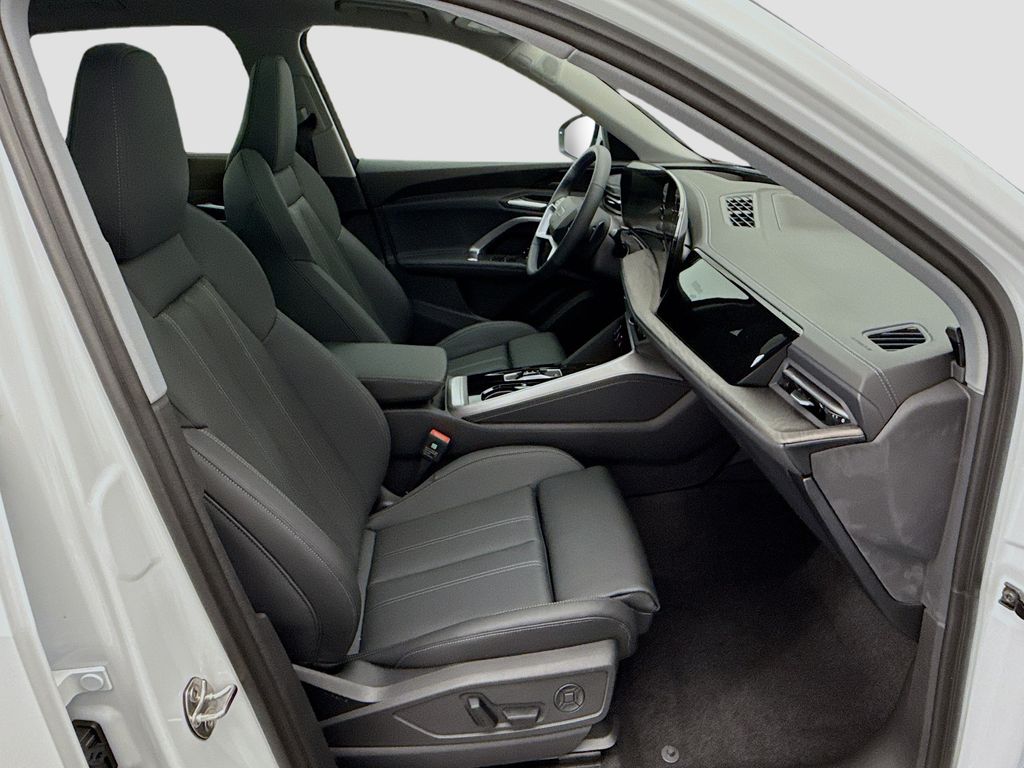 Thumbnail: 2025 Audi Q5 - 19