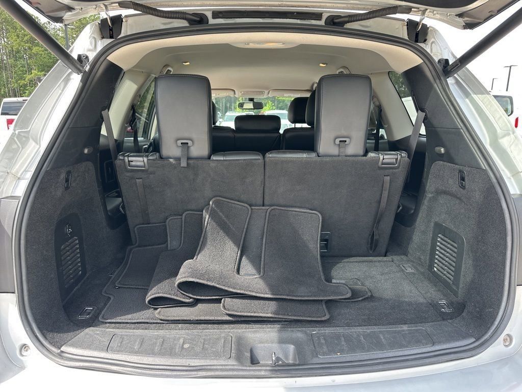 2020 Brilliant Silver Metallic Nissan Pathfinder SL 4X4 SUV