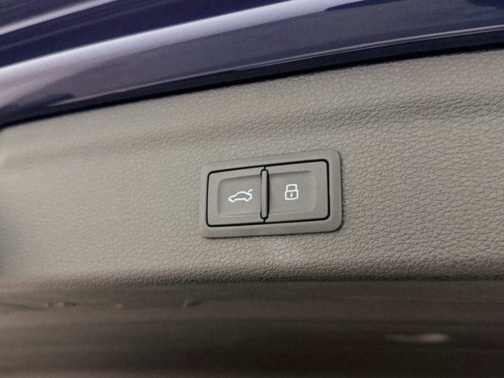 Thumbnail: 2021 Audi Q3 - 25