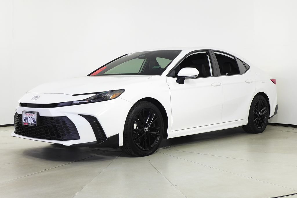 2025 Toyota Camry SE 2