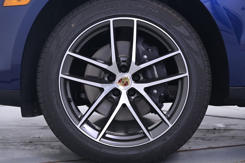 Thumbnail: 2025 Porsche Macan - 11