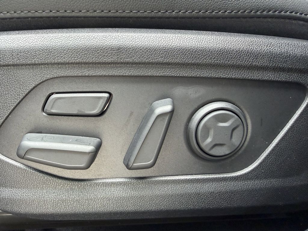 new 2026 Kia Sorento car, priced at $41,499