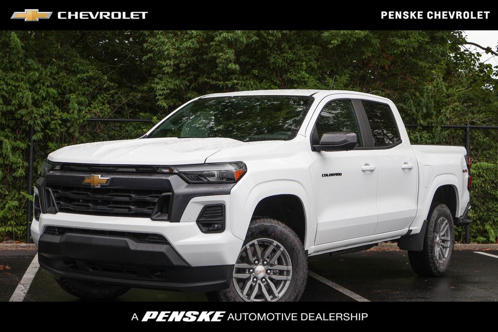 2024 Chevrolet Colorado LT Hero Image