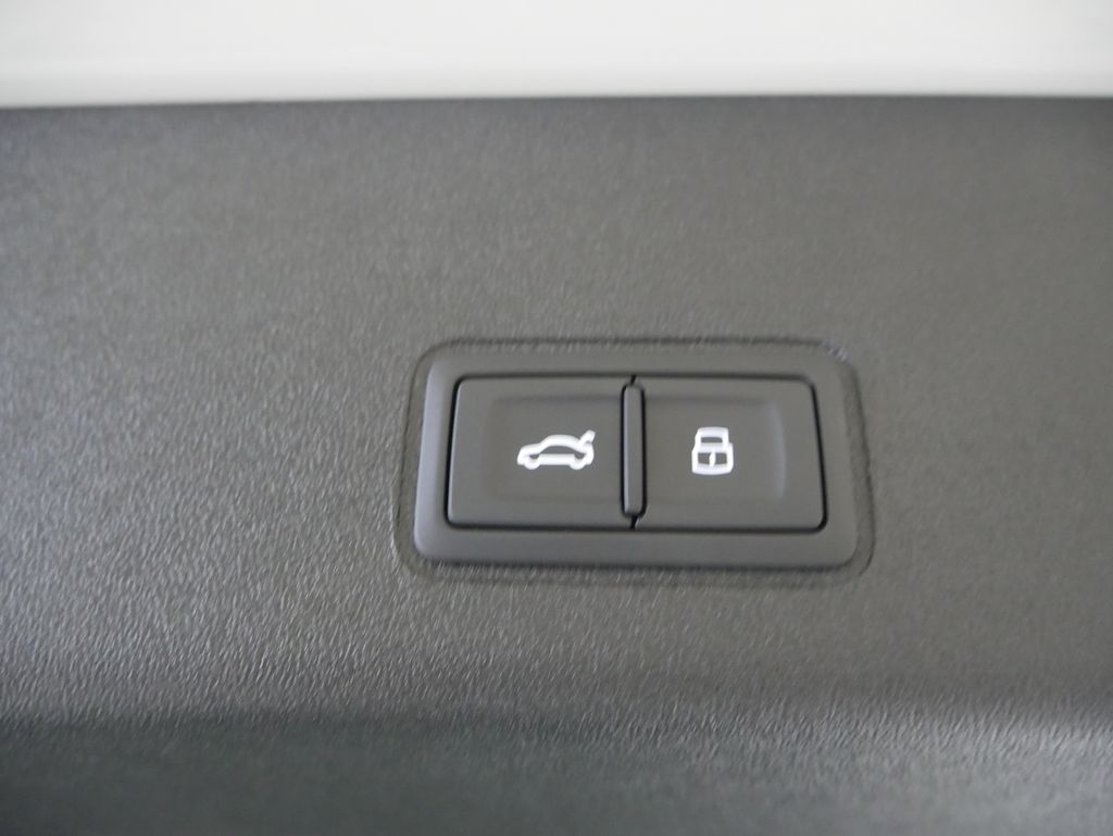 Thumbnail: 2026 Audi Q3 - 24