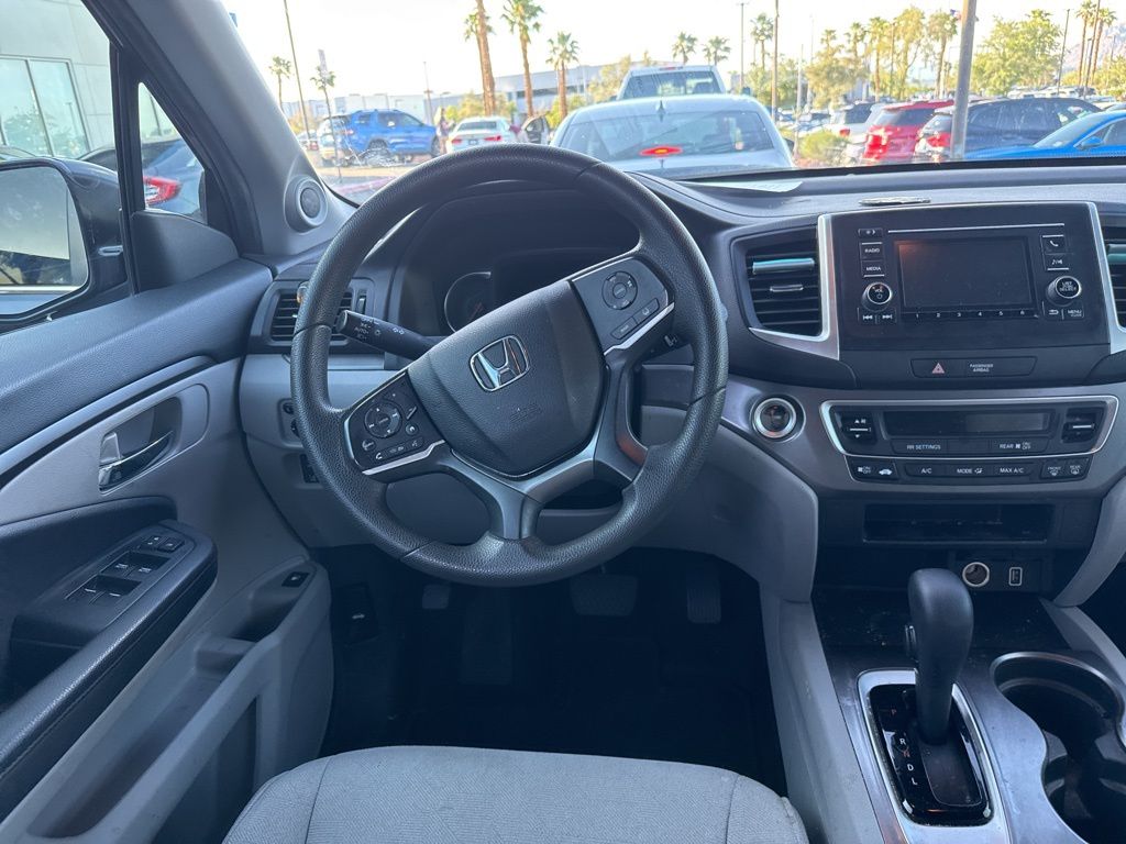 2020 Honda Pilot LX photo