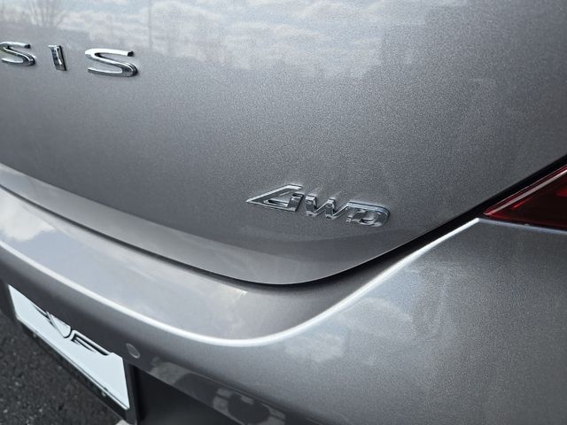 2025 Genesis G70  12