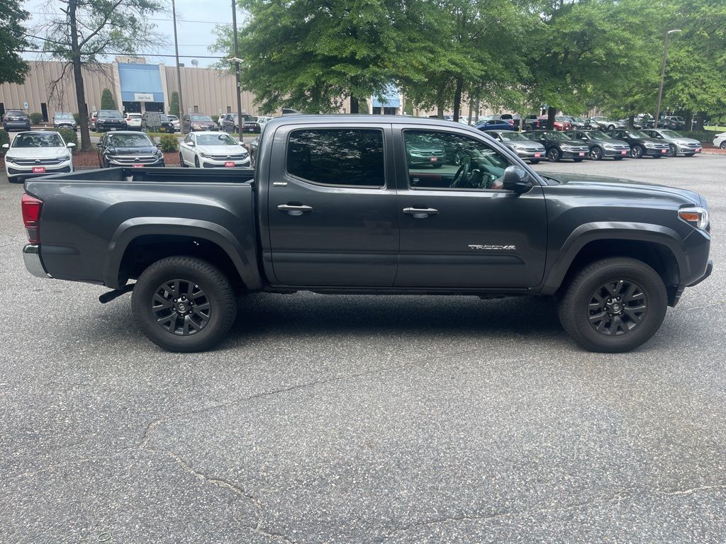 2022 Toyota Tacoma SR5 17