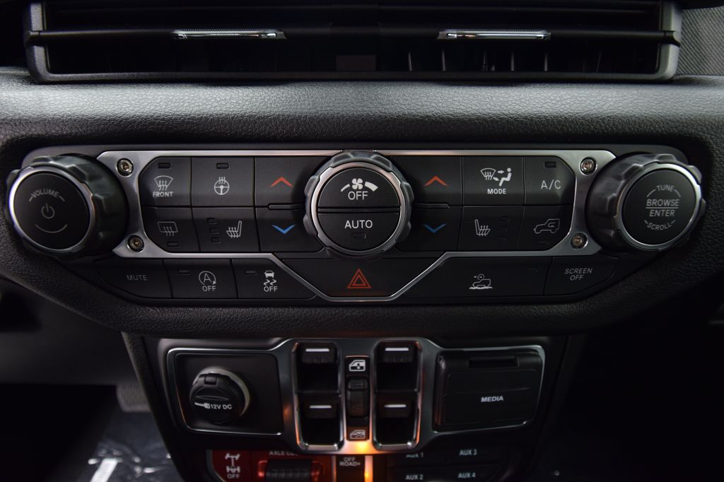 new 2026 Jeep Gladiator car, priced at $49,043