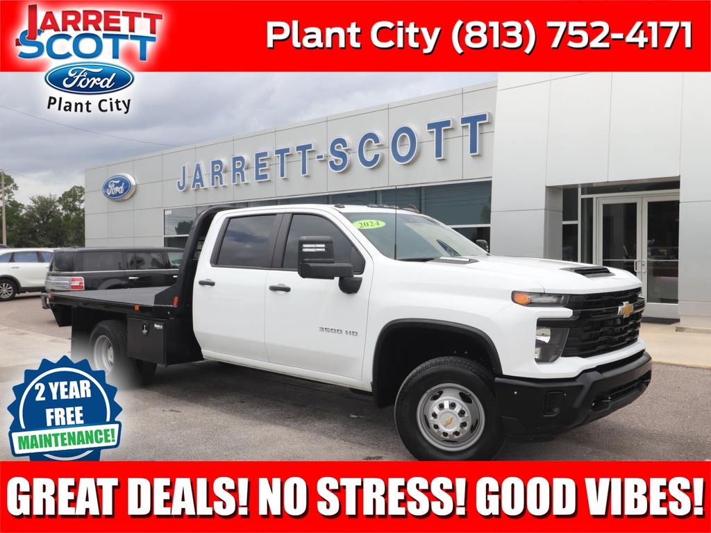 Summit White 2024 Chevrolet Silverado 3500HD Pickup Truck Four-Wheel Drive Automatic