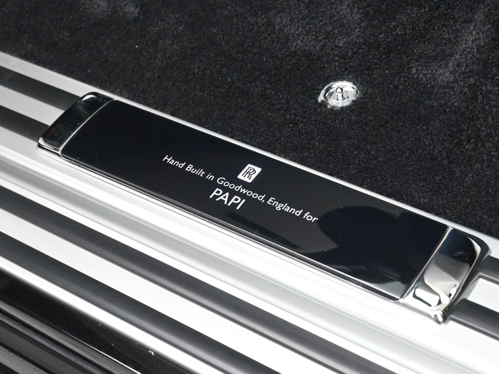 Used 2025 Black Rolls-Royce  image 9