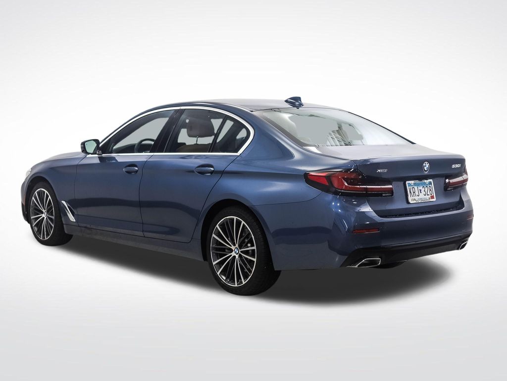 Thumbnail: 2023 BMW 5 Series - 3