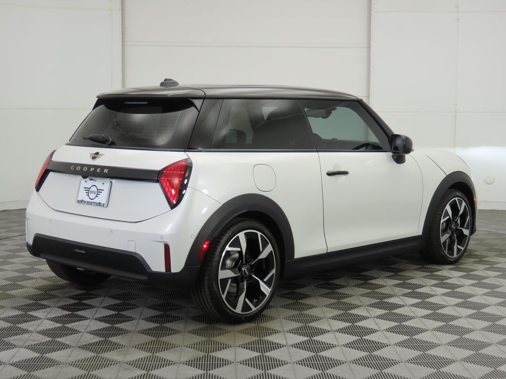 Certified Used 2026 White MINI Signature Plus image 6
