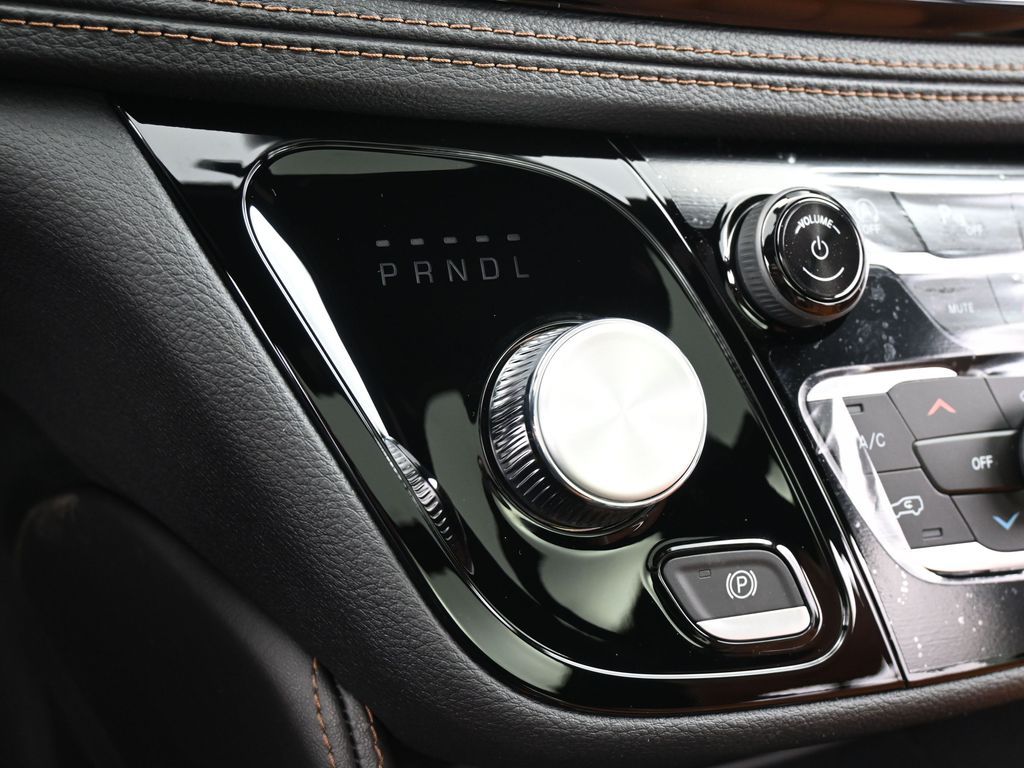 New 2026 Diamond Black Crystal Pearlcoat Chrysler Pinnacle image 19