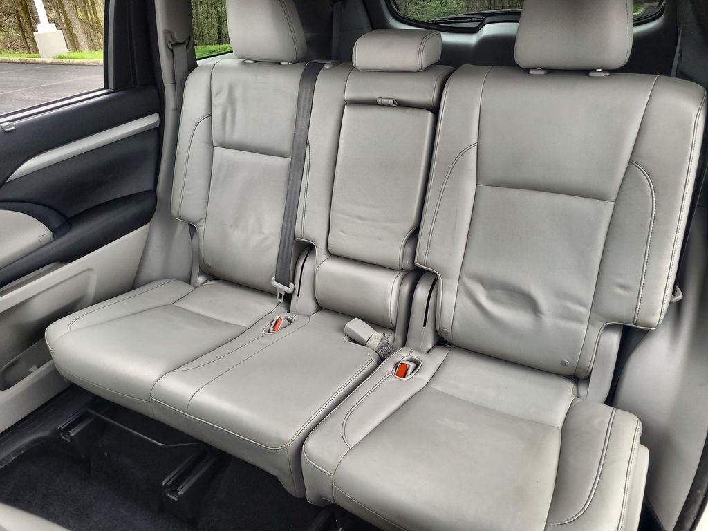 2014 Toyota Highlander XLE 22