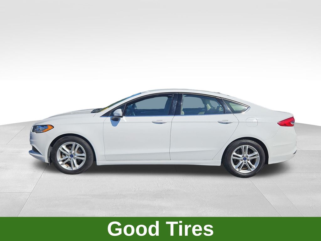 2018 Ford Fusion SE White at Matthews Motors of Wilmington