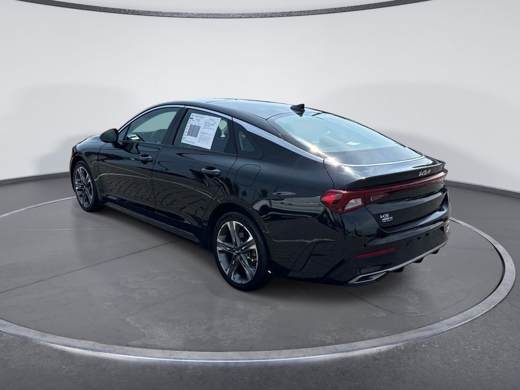 Used 2023 Black Kia EX image 5