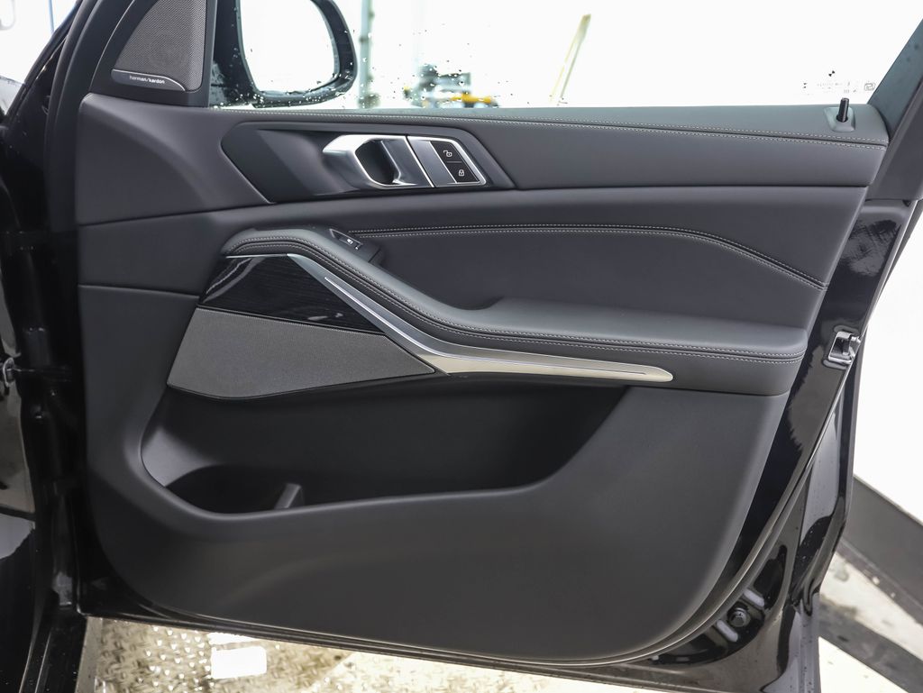 Thumbnail: 2026 BMW X5 - 28