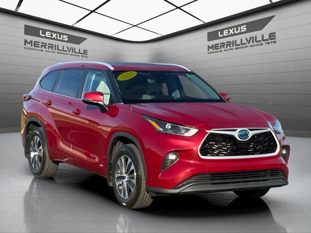  2023 Toyota Highlander Hybrid XLE AWD   