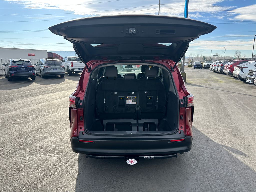 2021 Toyota Sienna LE