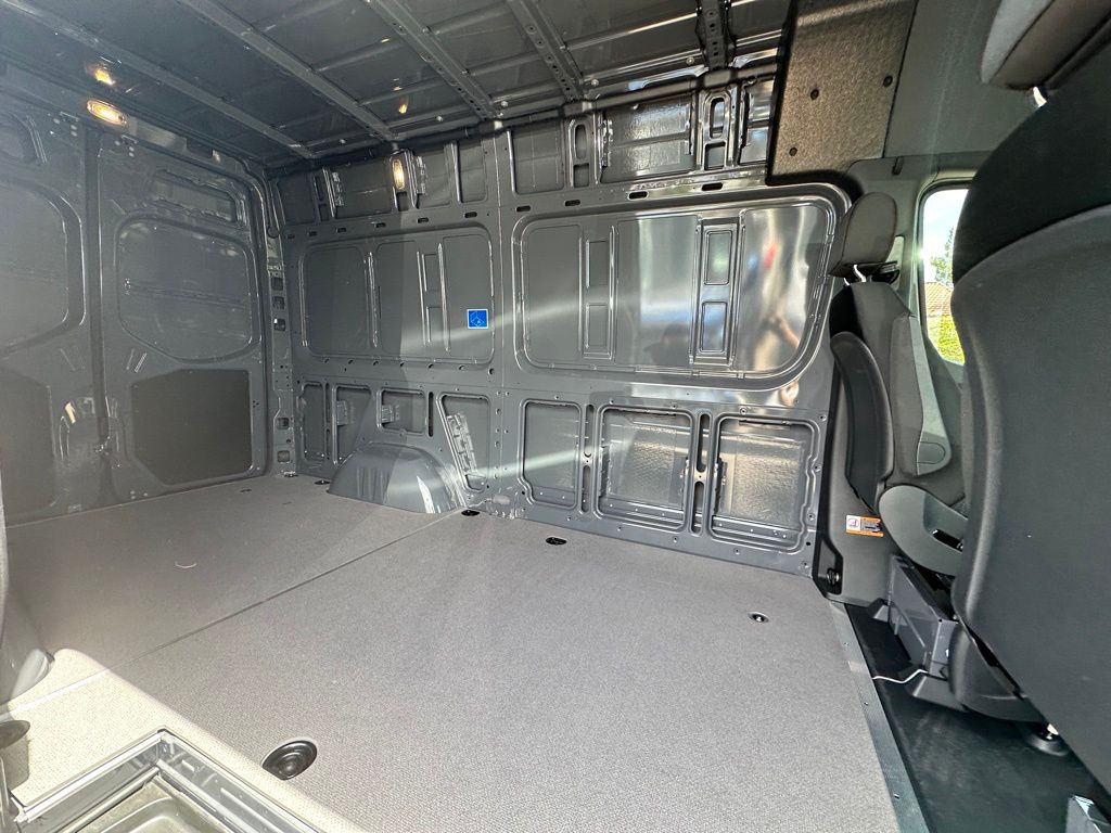 2024 Mercedes-Benz Sprinter 2500 Cargo 144 WB 24