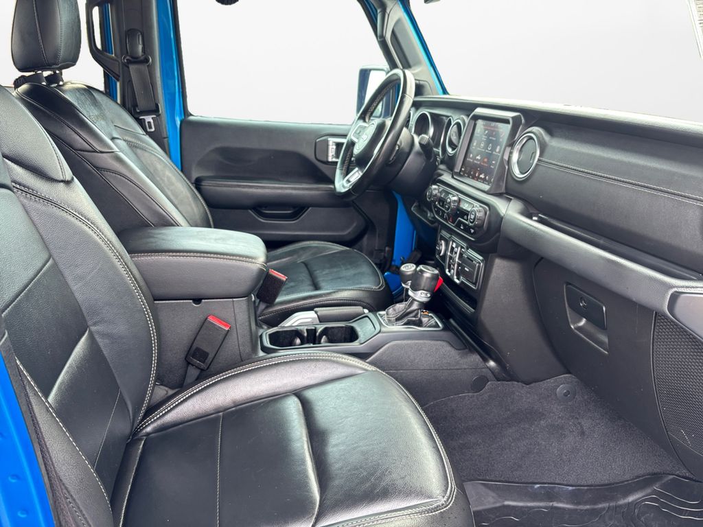 Used Car 2022 Jeep Gladiator  Overland For Sale Under $30,000 In Austin, Texas