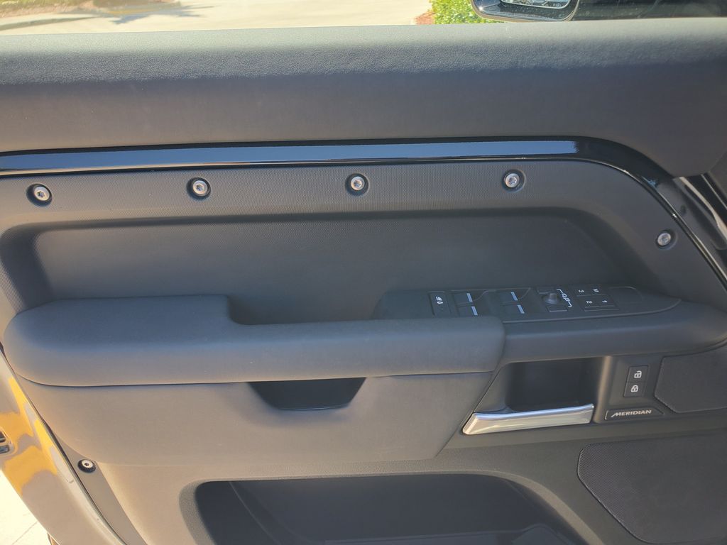 2025 Land Rover Defender