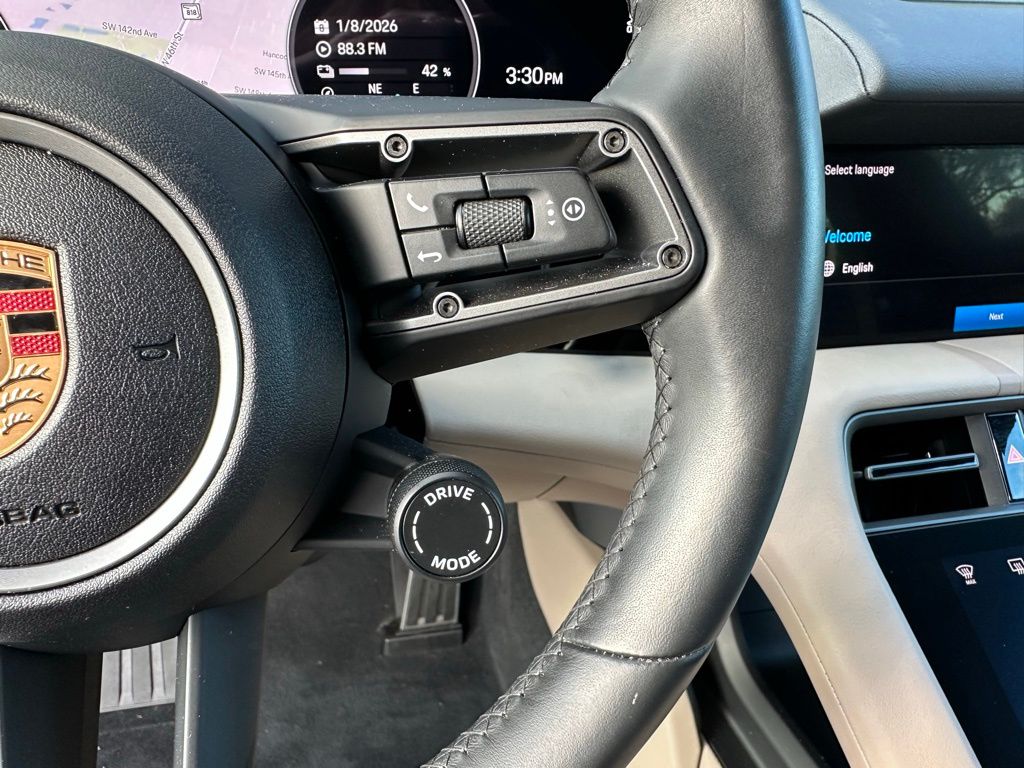 Thumbnail: 2025 Porsche Taycan - 17