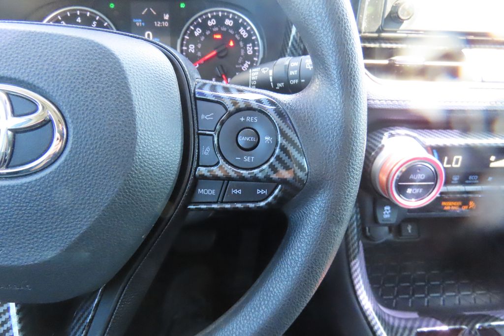 Thumbnail: 2021 Toyota RAV4 - 12