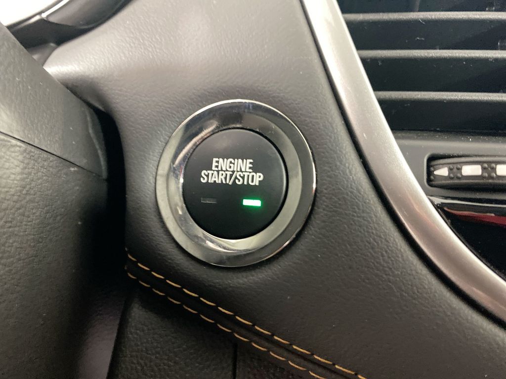 2022 Chevrolet Trax LT photo