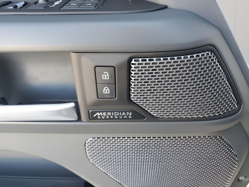 Used Car 2024 Land Rover Defender 110  X-dynamic Se For Sale Under $70,000 In Austin, Texas