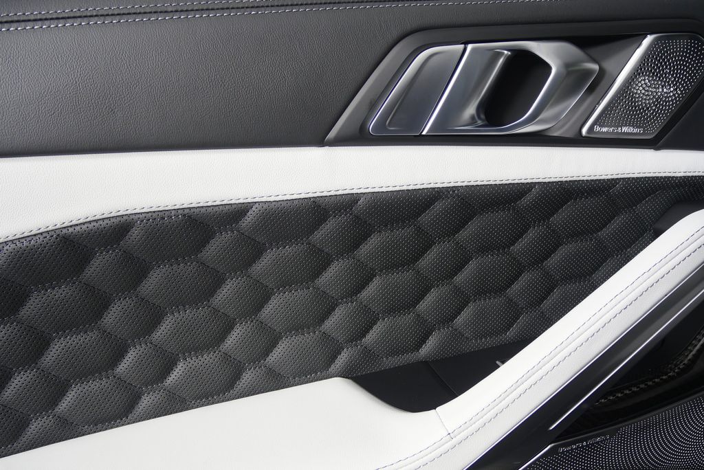 Thumbnail: 2026 BMW X6 - 16