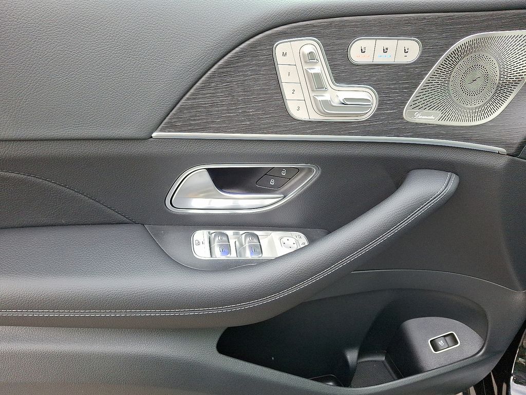 Thumbnail: 2026 Mercedes-Benz GLE - 8